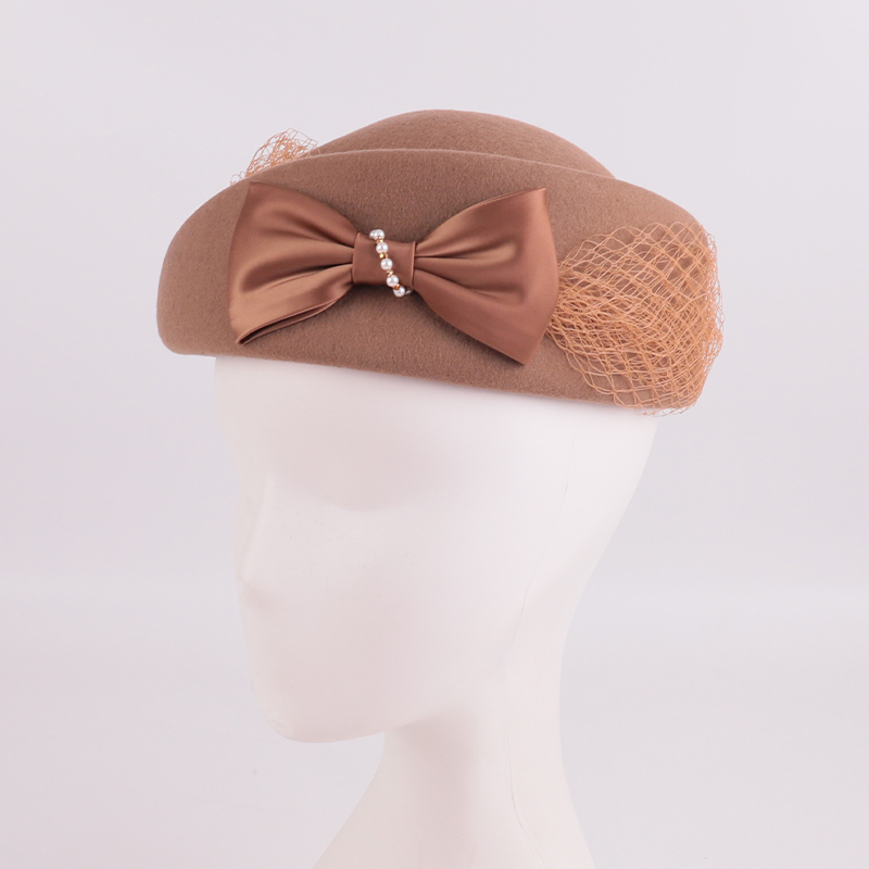 Elegant 100% Wool Beret with Satin Bow & Lace Detailing — image 2