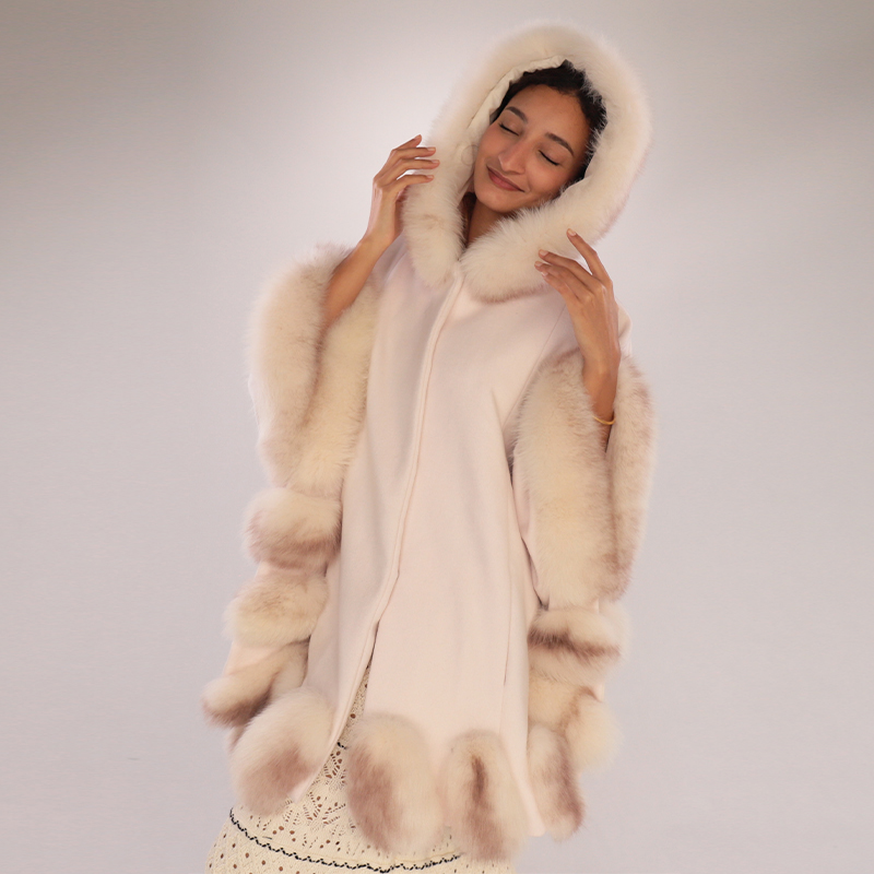Elegant Wool & Fox Fur Cloak – Luxe Cloak & Shawl Fusion — image 2