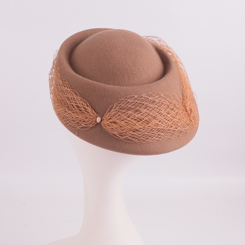 Elegant 100% Wool Beret with Satin Bow & Lace Detailing — image 3
