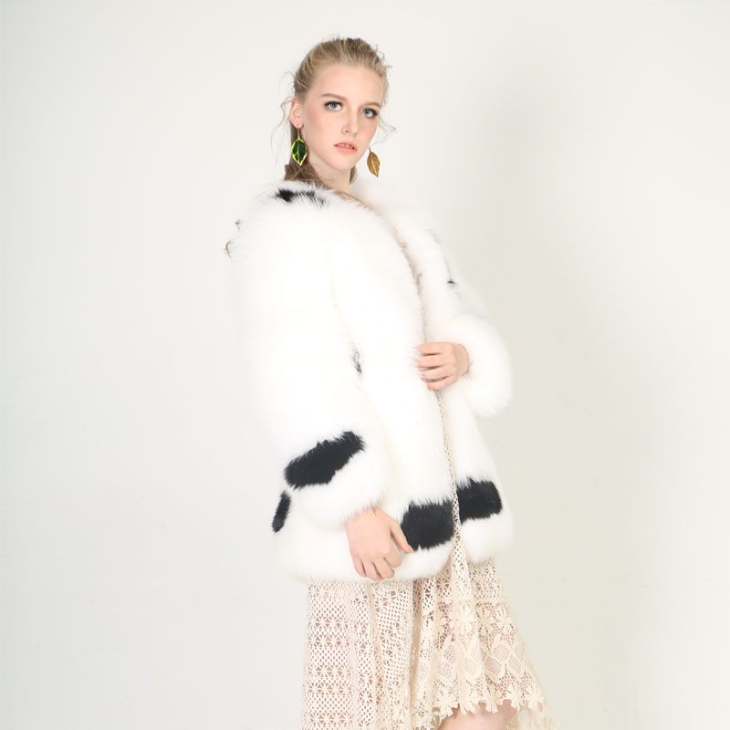 Luxe Whole Hide Real Fox Fur Coat – White with Black Accents — image 3