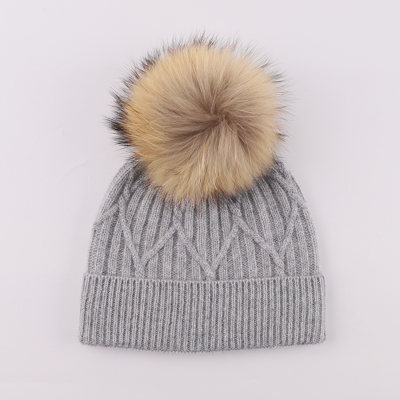 Luxury Winter Knit Hat & Scarf Set with Genuine Raccoon Fur Pom – Coordinated Elegance for Cold Seasons — image 3