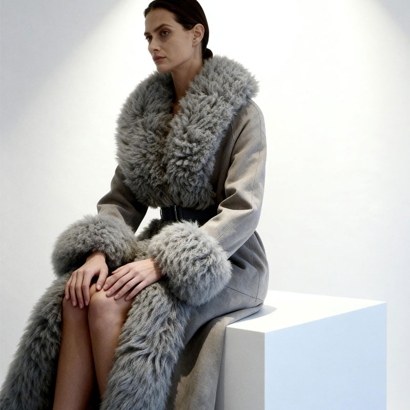 Luxury Full-Length Grey Wool Coat with Genuine Sheep Fur Trim — image 3