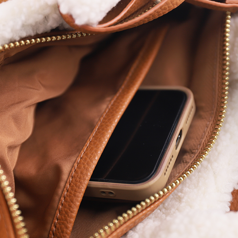 Faux Shearling Tote Crossbody – Cozy Winter Chic with a Touch of Retro — image 2