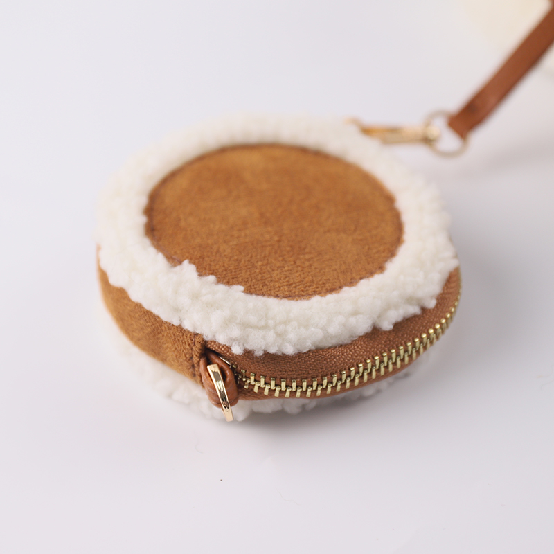 Faux Shearling Tote Crossbody – Cozy Winter Chic with a Touch of Retro — image 3