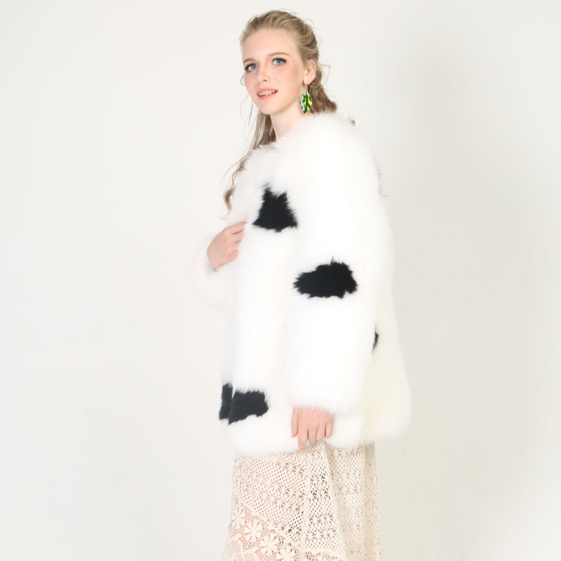 Luxe Whole Hide Real Fox Fur Coat – White with Black Accents — image 2