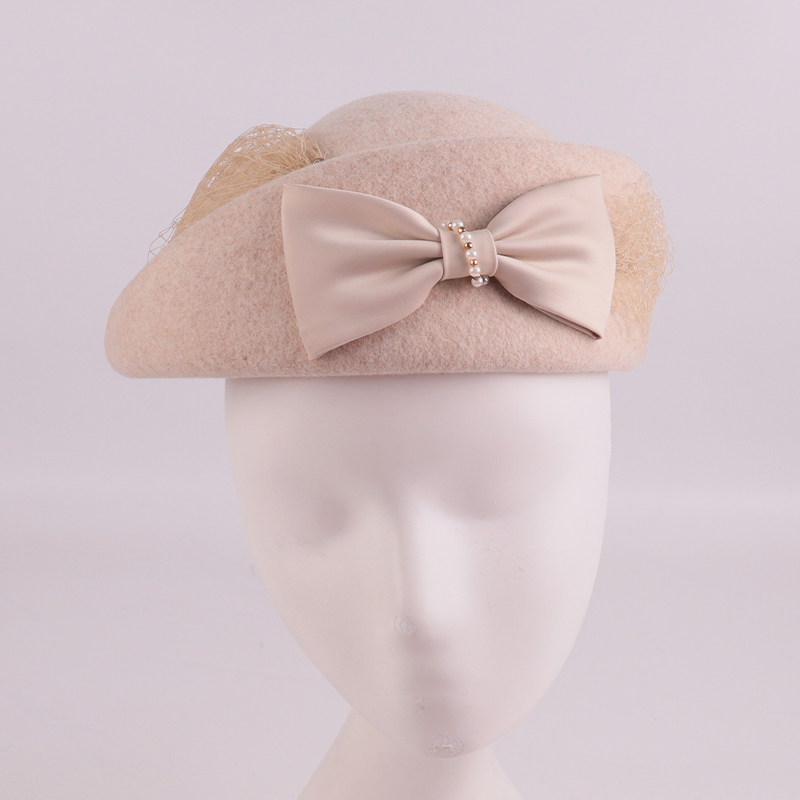 Elegant 100% Wool Beret with Satin Bow & Lace Detailing — image 5