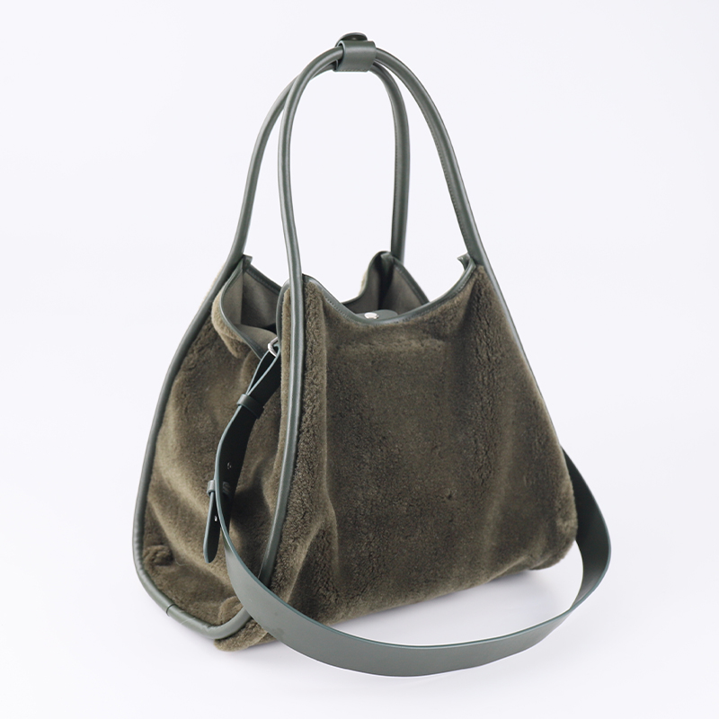 Vegan Leather & Faux Fur Structured Tote – Minimalist Winter Warmth — image 2