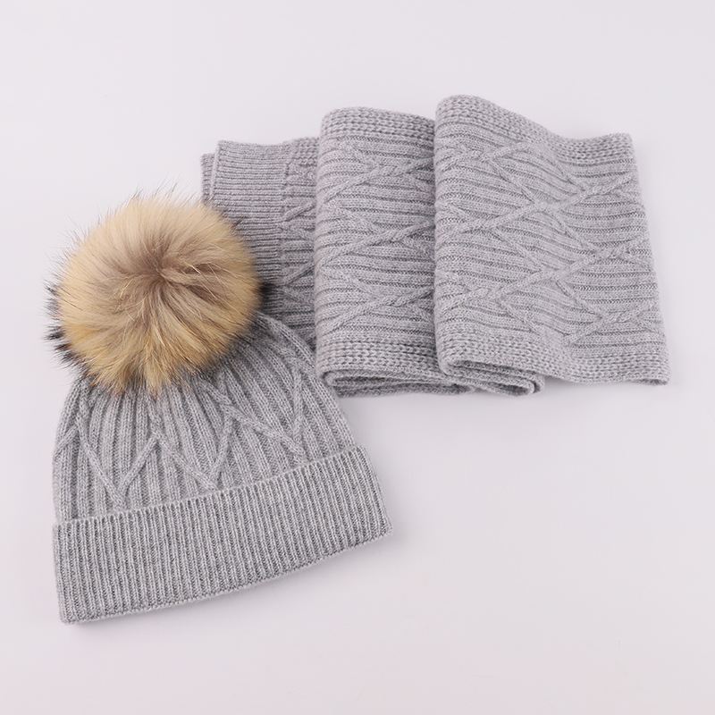 Luxury Winter Knit Hat & Scarf Set with Genuine Raccoon Fur Pom – Coordinated Elegance for Cold Seasons — image 2